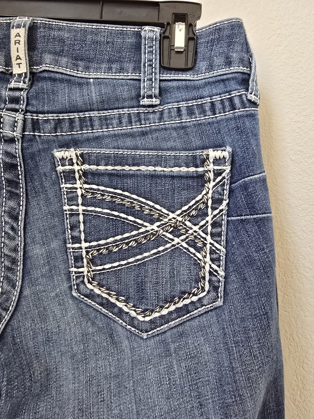 Ariat REAL Women's Medium Blue Bootcut Jeans with White Embroidered Pocket